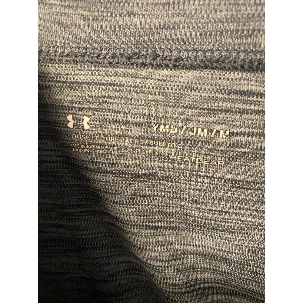 Under Armour HeatGear T Shirt Youth M Gray Red Logo Athletic Short Sleeve